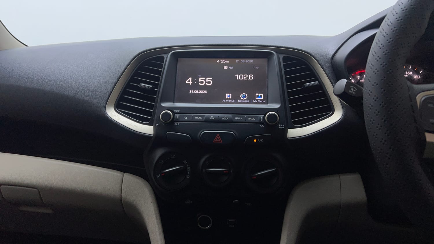 Used 2022 Hyundai Santro Sportz Petrol Manual top_features Integrated (in-dash) music system