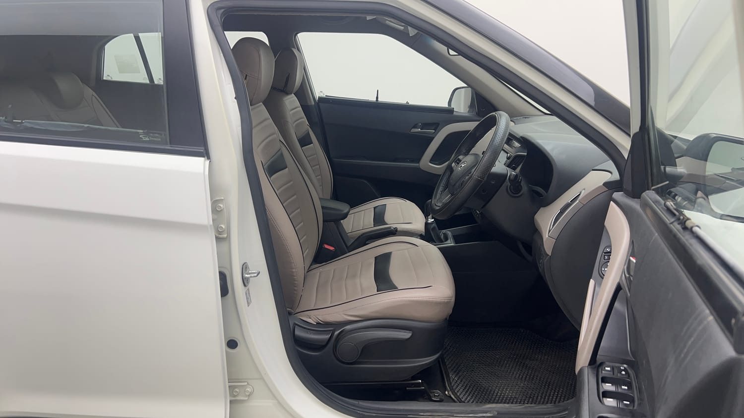 Used 2016 Hyundai Creta 1.6 SX Plus Petrol Petrol Manual interior RIGHT SIDE FRONT DOOR CABIN VIEW