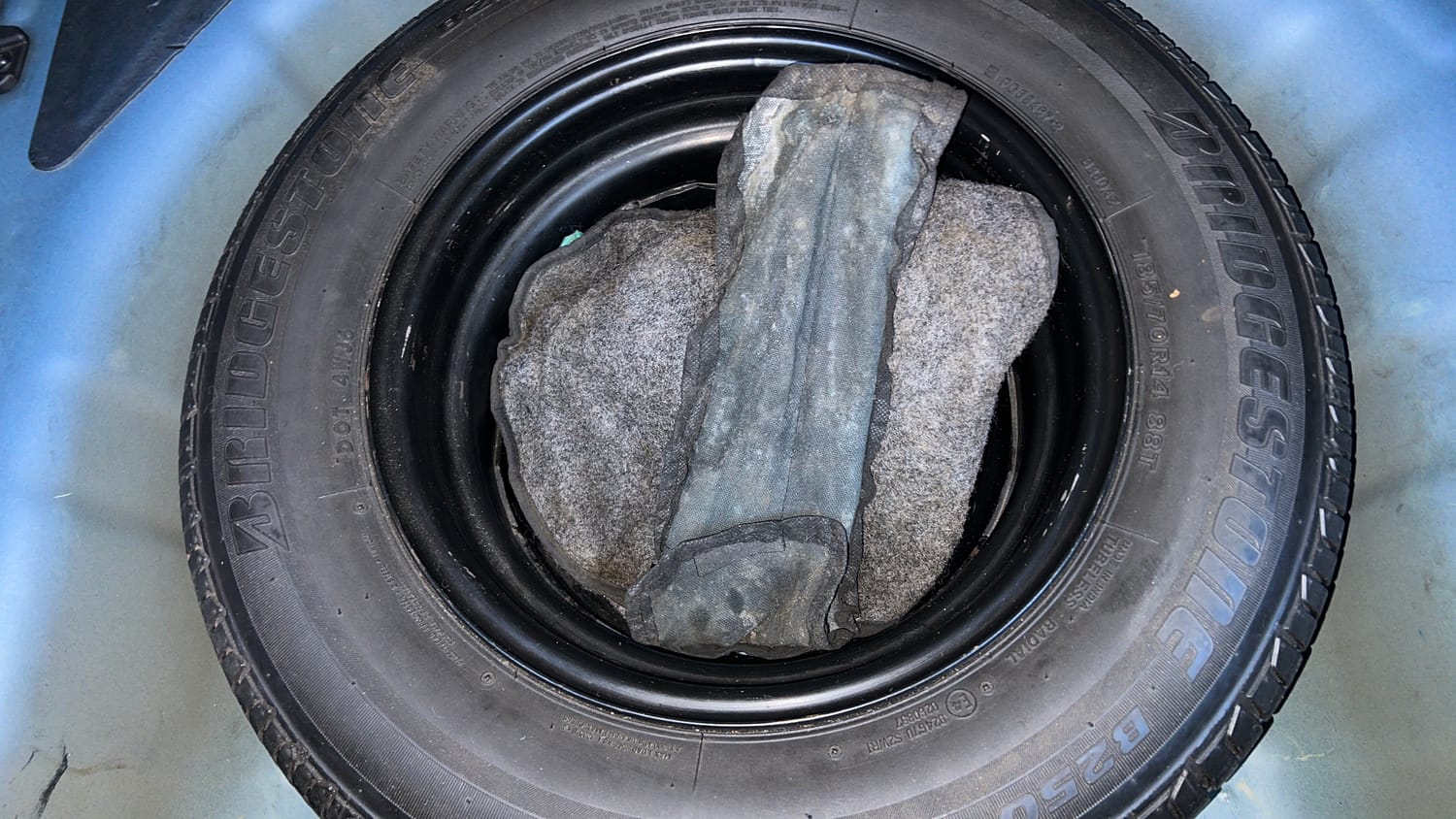 Used 2014 Hyundai Elite i20 Sportz 1.2 Petrol Manual tyres SPARE TYRE VIEW