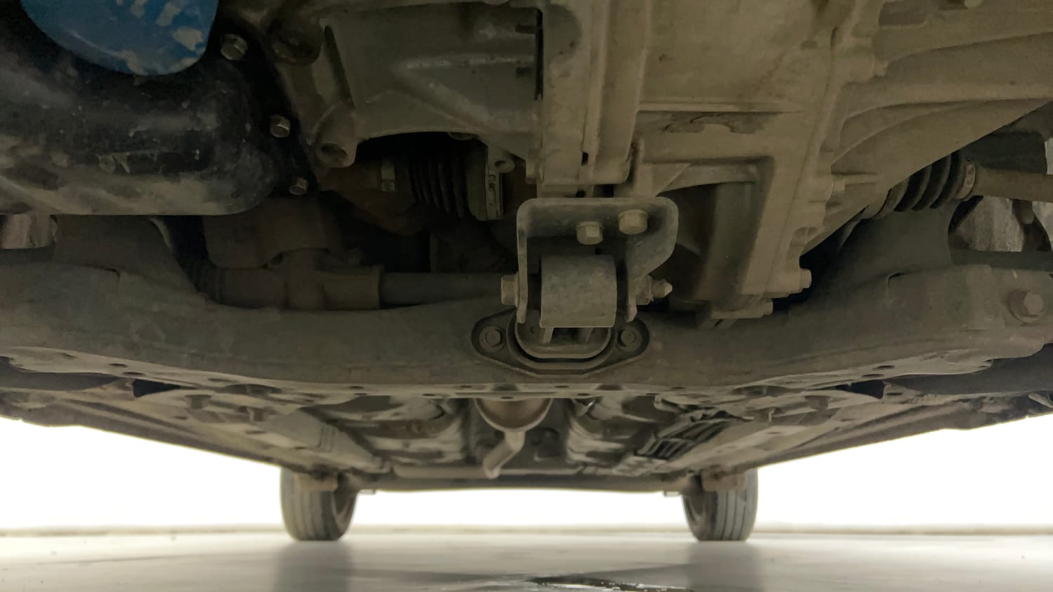 Used 2024 Hyundai Grand i10 Nios Sportz 1.2 Kappa CNG Cng Manual extra FRONT LEFT UNDERBODY VIEW
