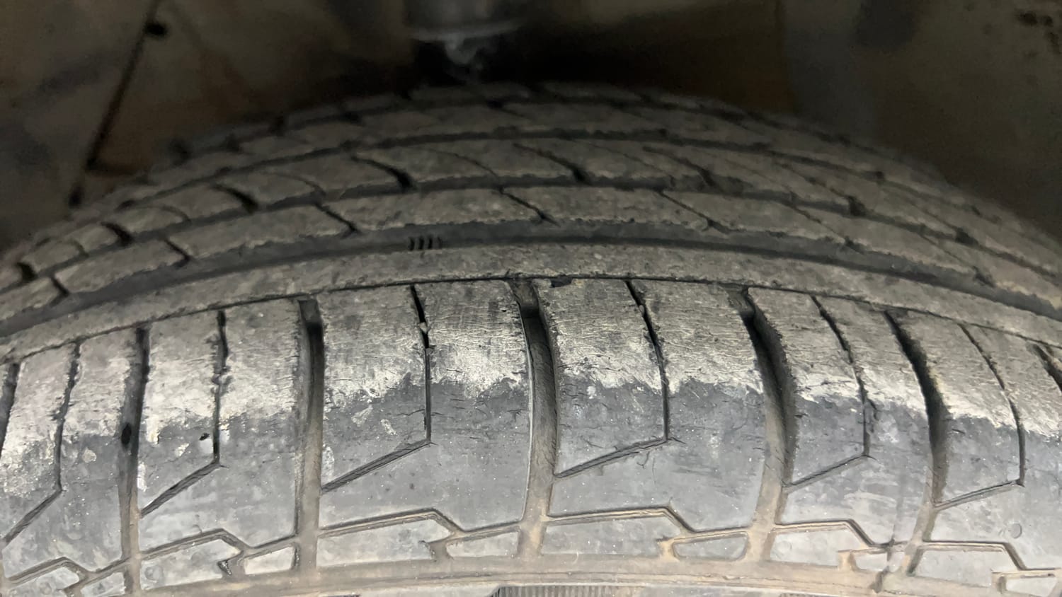Used 2022 Maruti Suzuki S-Cross Alpha AT Petrol Automatic tyres LEFT FRONT TYRE TREAD VIEW