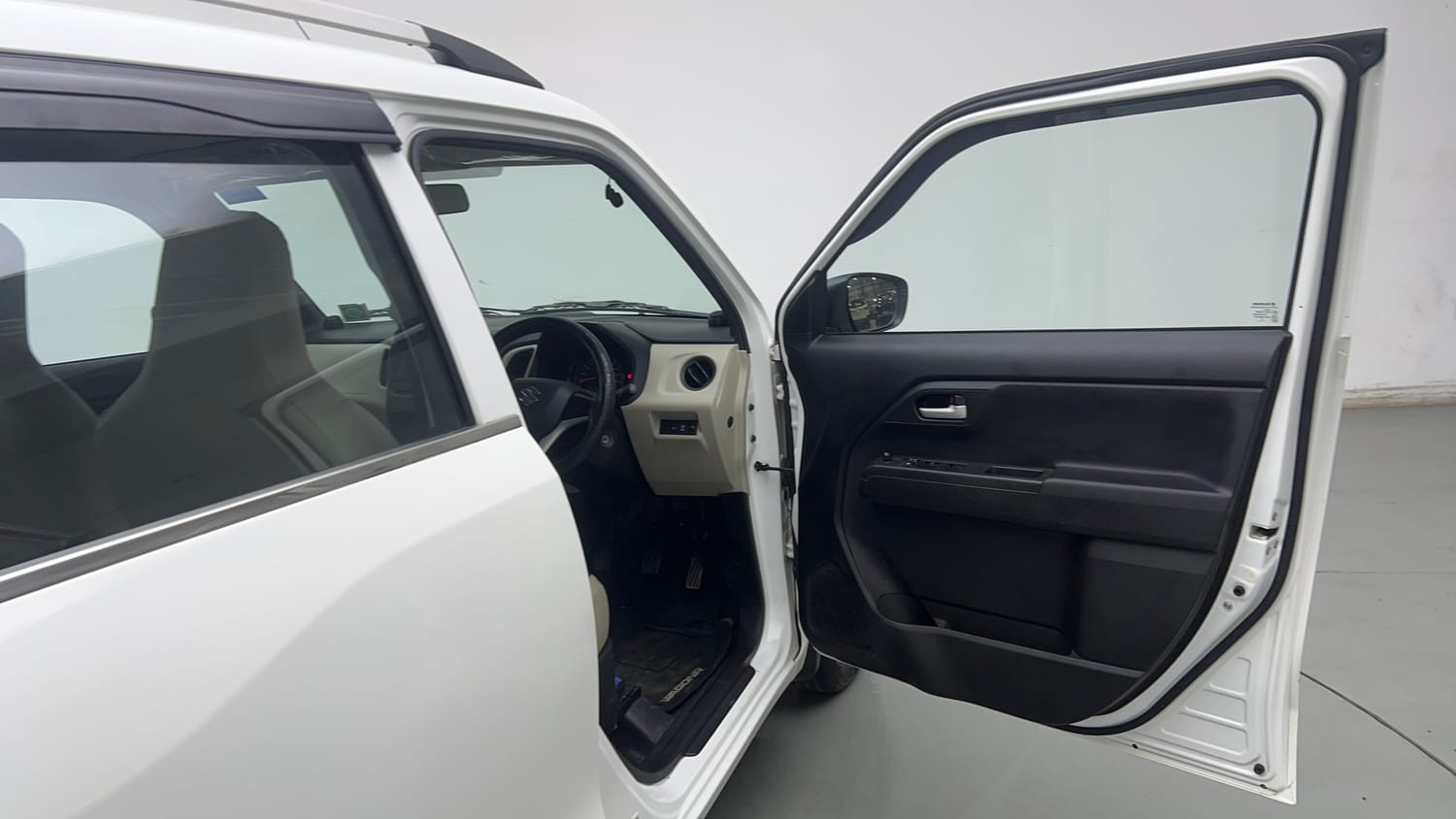 Used 2023 Maruti Suzuki Wagon R VXI 1.0 Petrol Manual interior RIGHT FRONT DOOR OPEN VIEW