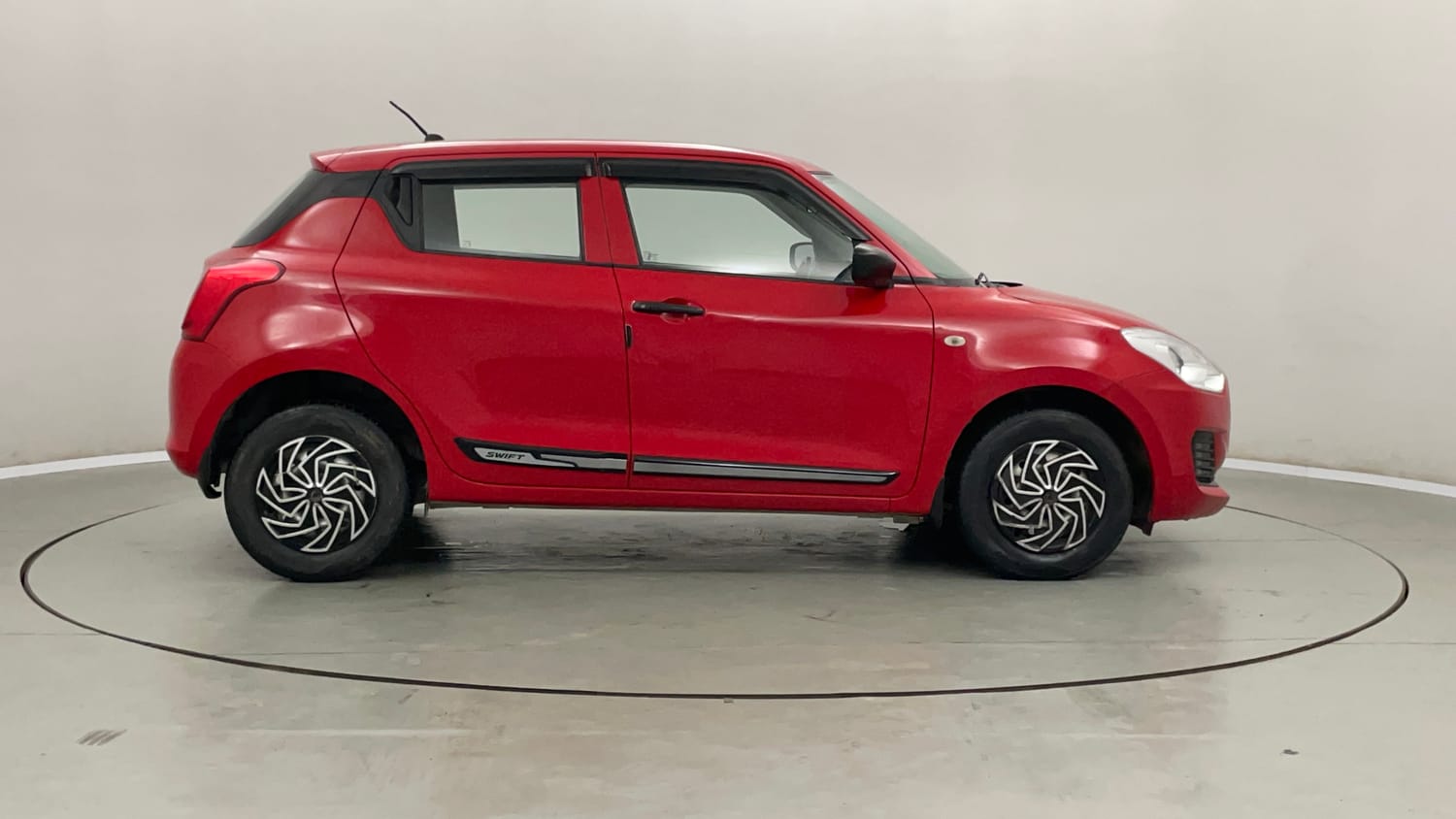 Used 2019 Maruti Suzuki Swift LXi Petrol Manual exterior RIGHT SIDE VIEW