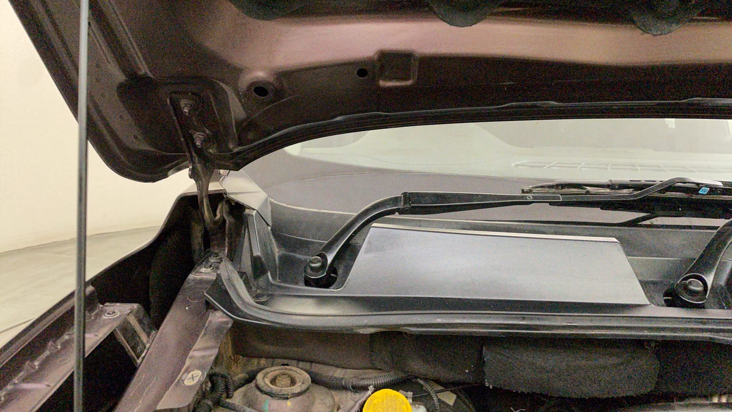 Used 2022 Renault Kiger RXT AMT Petrol Automatic engine ENGINE RIGHT SIDE HINGE & APRON VIEW