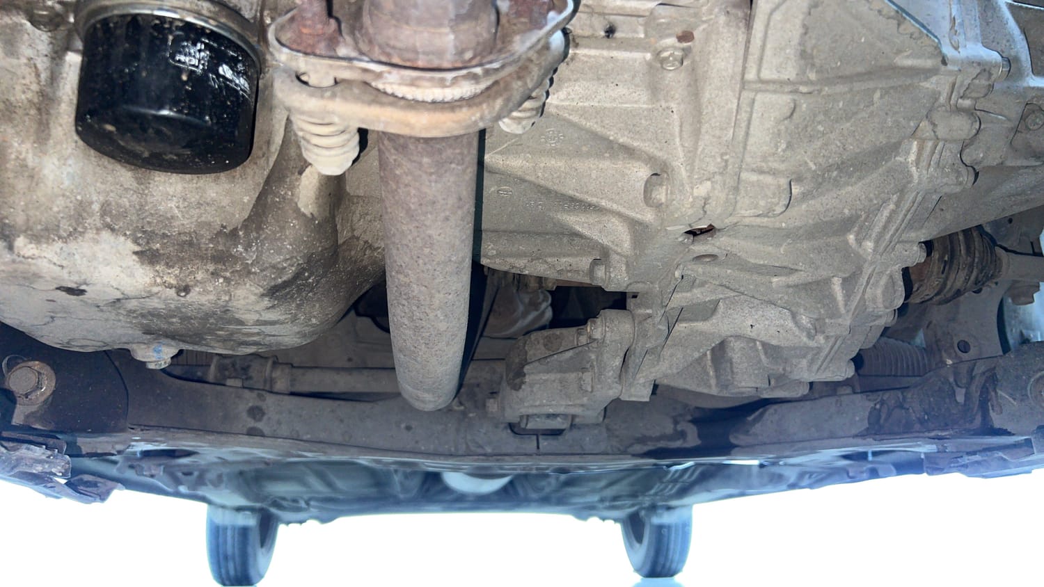 Used 2019 Maruti Suzuki Swift VXi AMT Petrol Automatic extra FRONT LEFT UNDERBODY VIEW