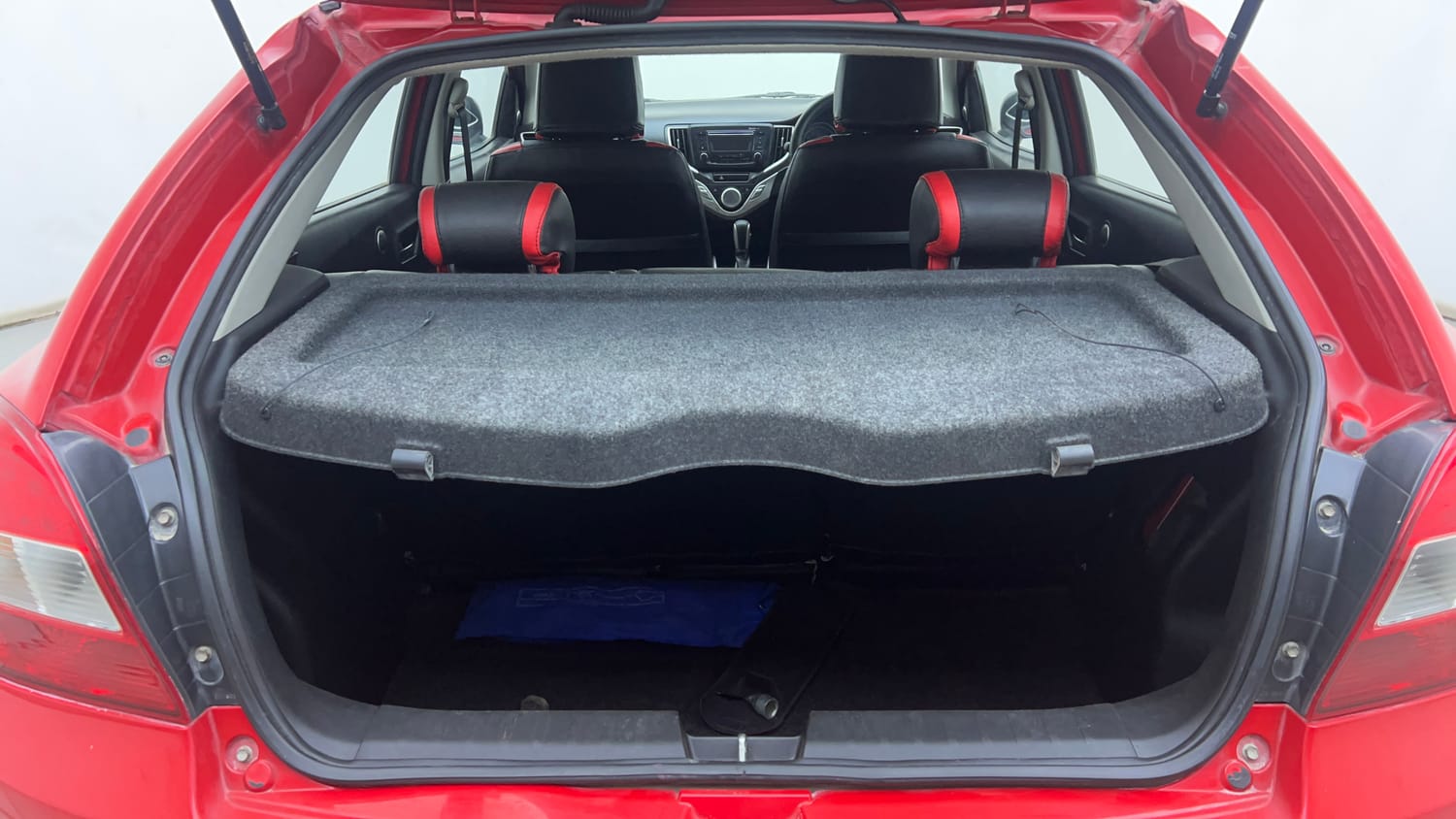 Used 2016 Maruti Suzuki Baleno Delta 1.2 AT Petrol Automatic interior DICKY INSIDE VIEW