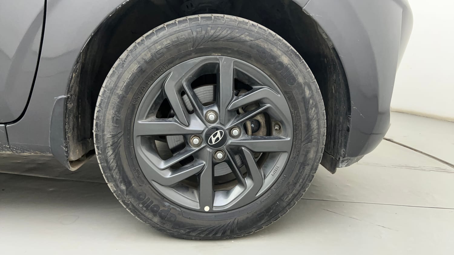 Used 2020 Hyundai Grand i10 Nios Sportz Petrol+cng(outside fitted) Cng Manual tyres RIGHT FRONT TYRE RIM VIEW