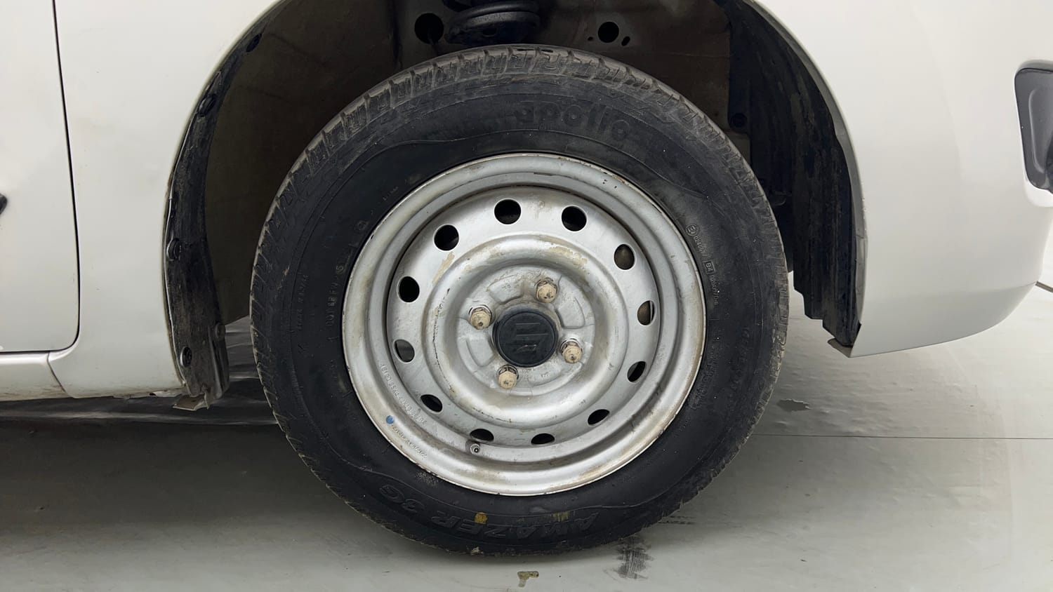 Used 2016 Maruti Suzuki Wagon R LXI Petrol Manual tyres RIGHT FRONT TYRE RIM VIEW