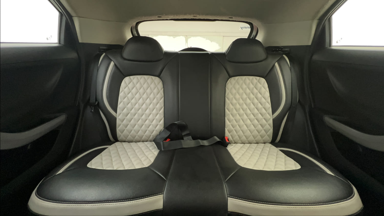 Used 2021 Tata Nexon XM Petrol Manual interior REAR SEAT CONDITION VIEW