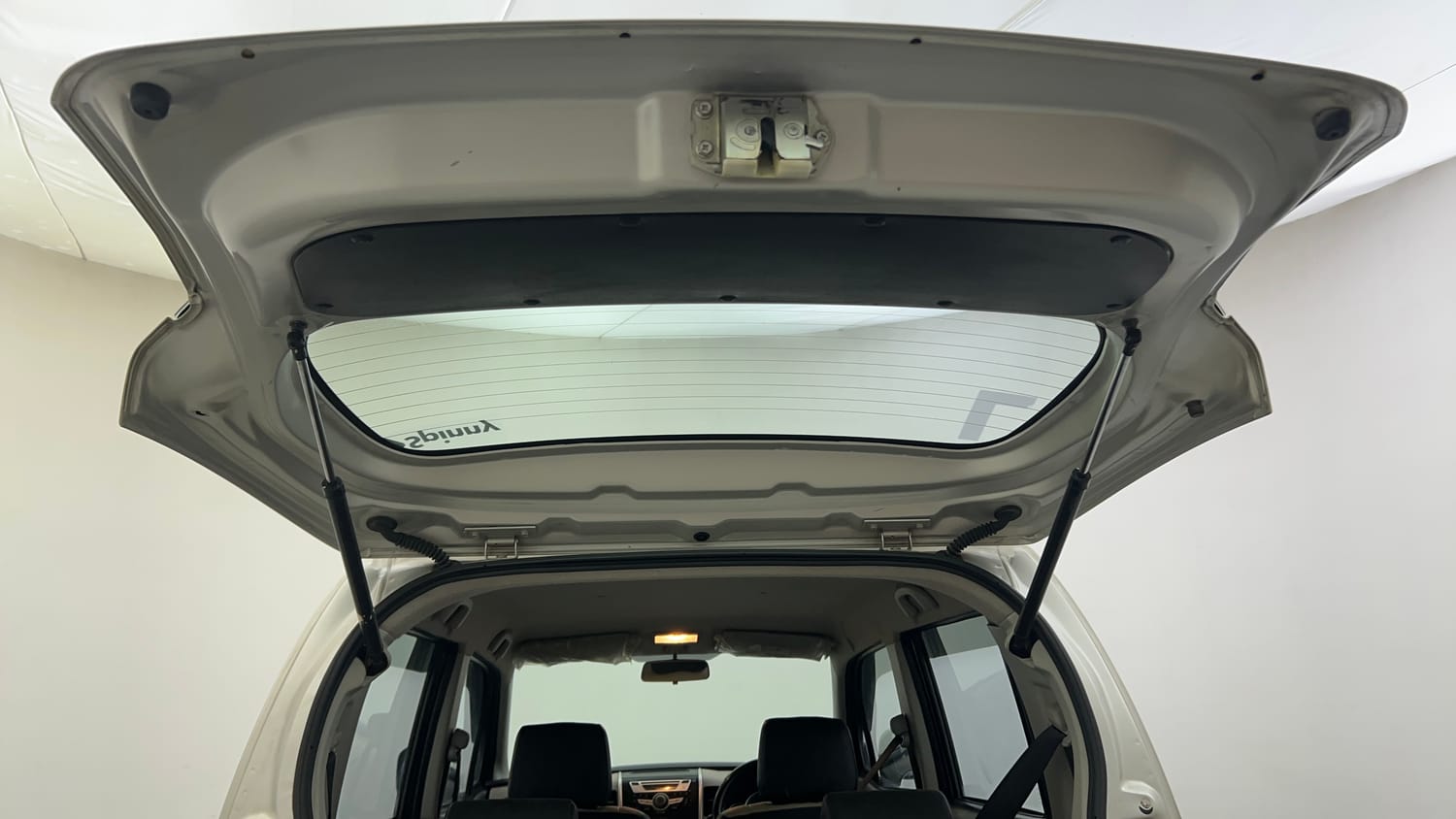 Used 2016 Maruti Suzuki Wagon R 1.0 VXI Petrol + CNG (Outside Fitted) Cng Manual interior DICKY DOOR OPEN VIEW