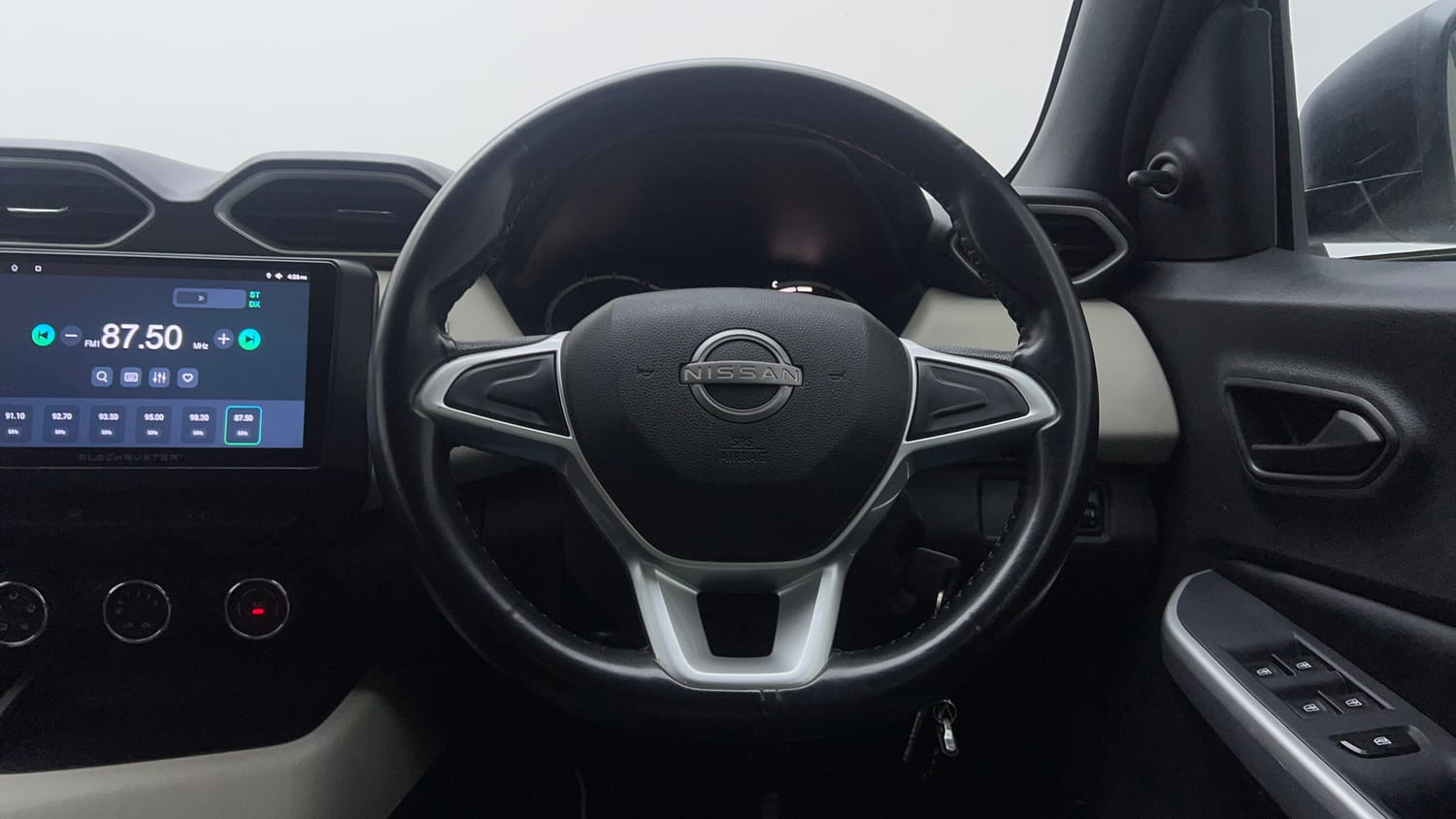Used 2022 Nissan Magnite XE Petrol Manual interior STEERING VIEW