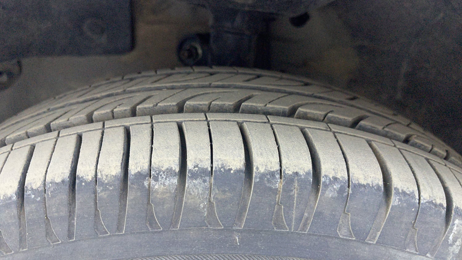 Used 2013 Honda Brio S(O)MT Petrol Manual tyres LEFT FRONT TYRE TREAD VIEW