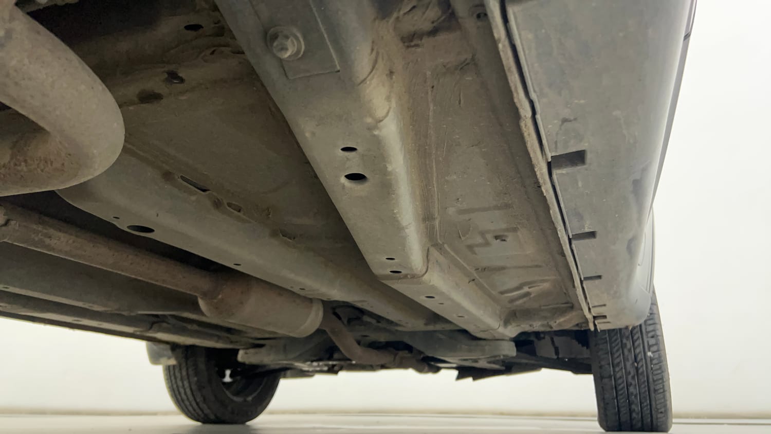 Used 2021 Tata Nexon XM Petrol Manual extra REAR RIGHT UNDERBODY VIEW