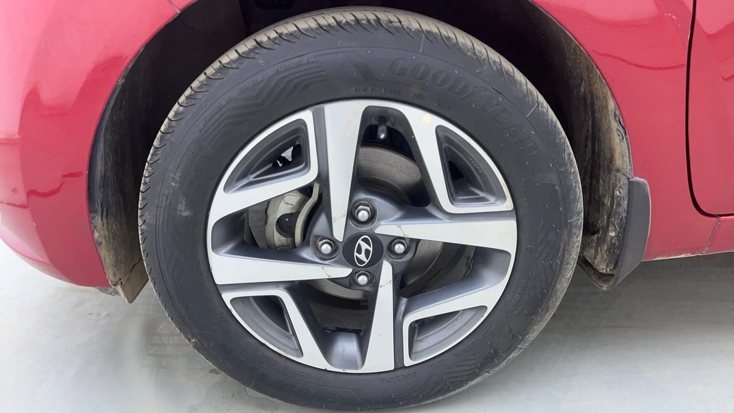Used 2020 Hyundai Aura SX 1.2 Petrol Petrol Manual tyres LEFT FRONT TYRE RIM VIEW