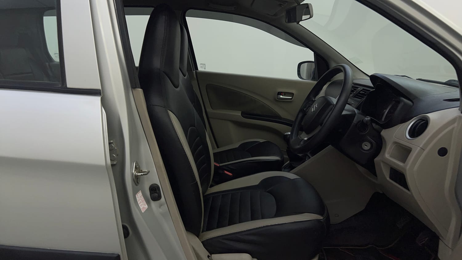 Used 2019 Maruti Suzuki Celerio ZXi Petrol Manual interior RIGHT SIDE FRONT DOOR CABIN VIEW