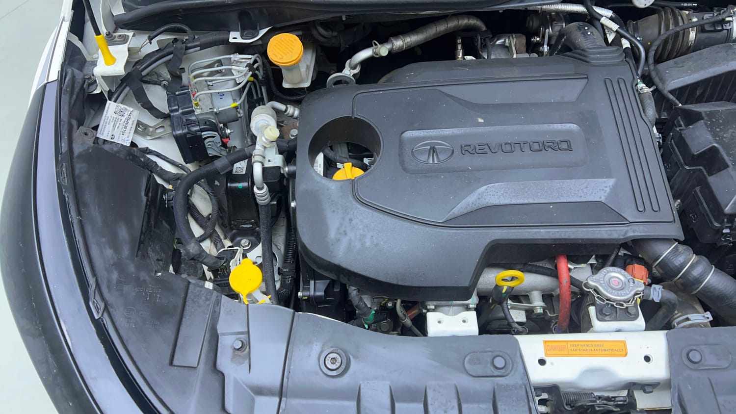 Used 2022 Tata Altroz XZ Plus Diesel Diesel Manual engine ENGINE RIGHT SIDE VIEW