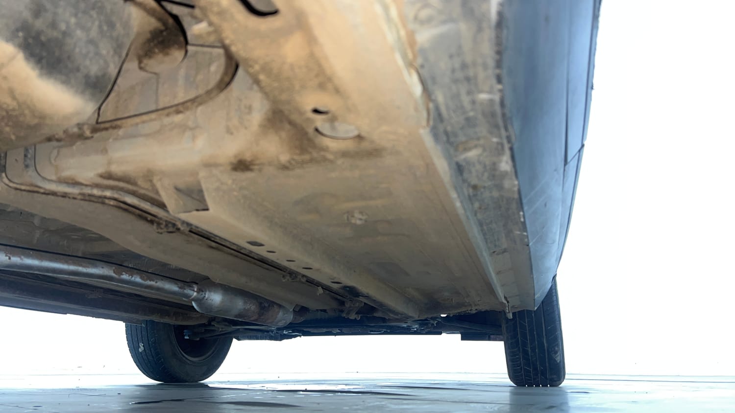 Used 2022 Nissan Magnite XE Petrol Manual extra REAR RIGHT UNDERBODY VIEW