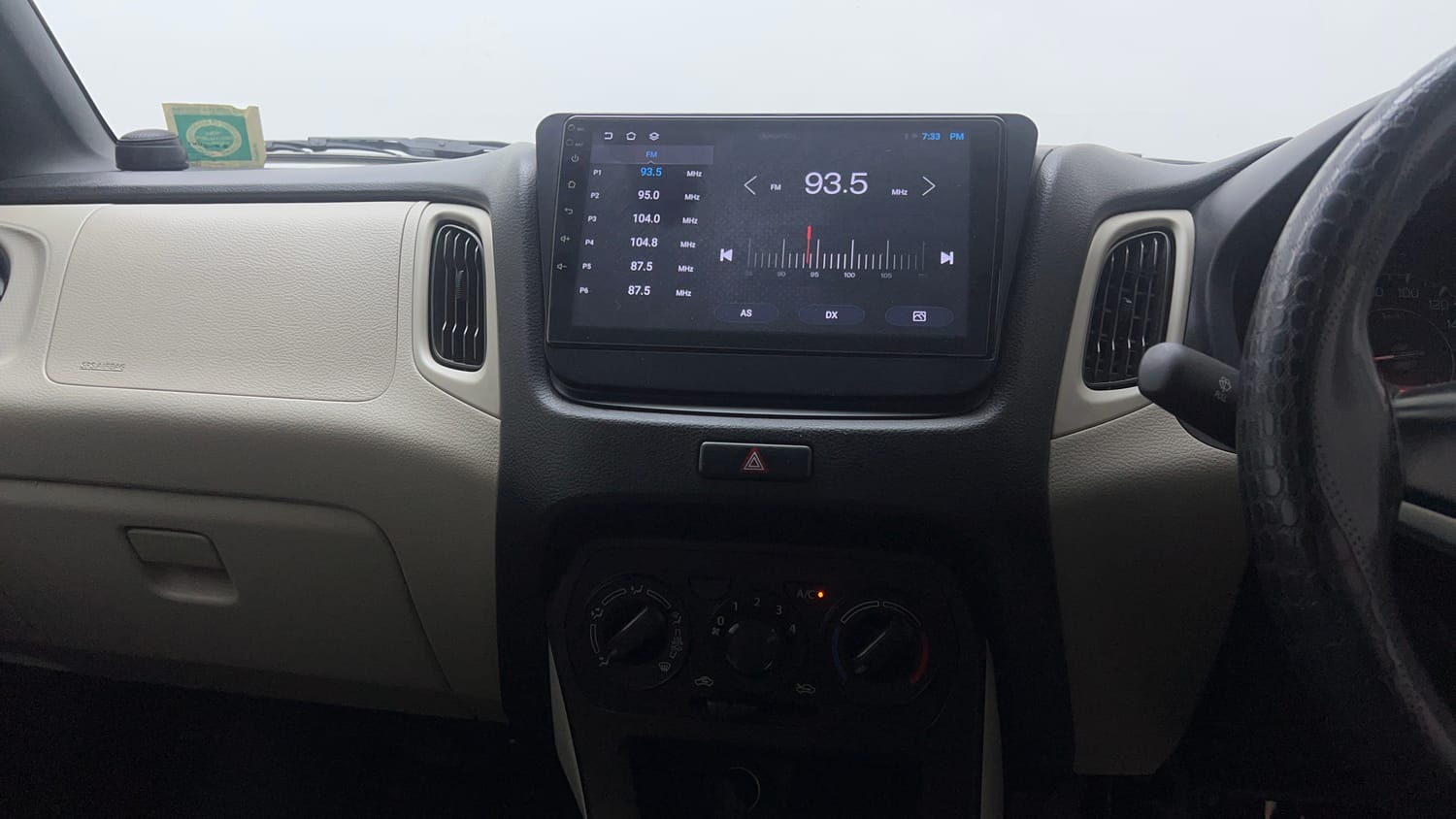 Used 2023 Maruti Suzuki Wagon R VXI 1.0 Petrol Manual top_features Integrated (in-dash) music system
