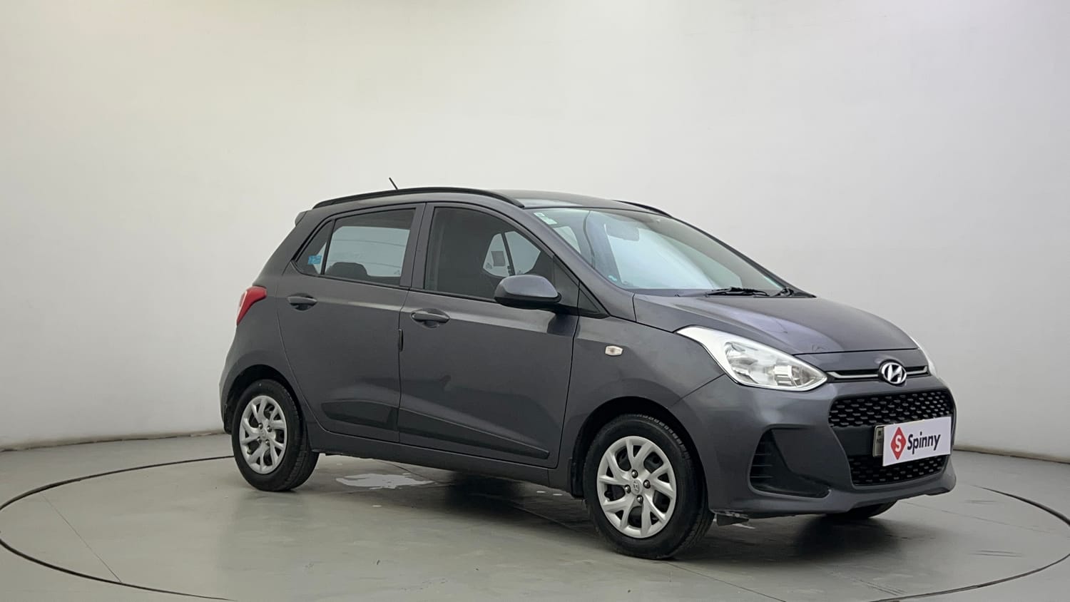 Used 2019 Hyundai Grand i10 Magna 1.2 Kappa VTVT Petrol Manual exterior RIGHT FRONT CORNER VIEW
