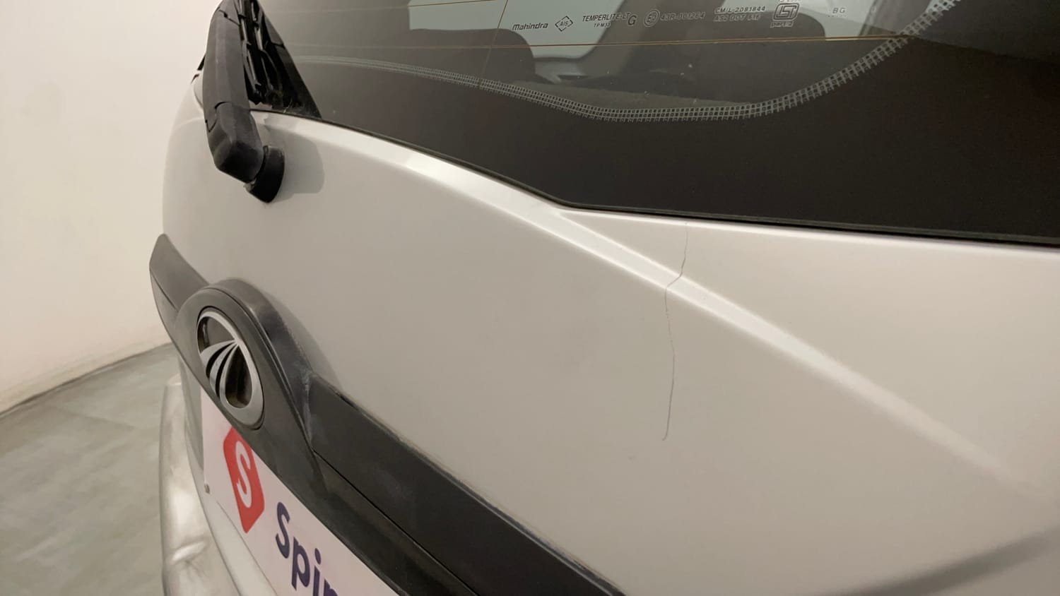 Used 2016 Mahindra XUV500 W4 Diesel Manual dents MINOR SCRATCH