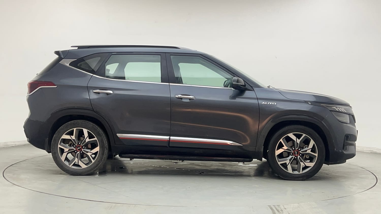 Used 2022 Kia Seltos X Line 1.5 Diesel AT Diesel Automatic exterior RIGHT SIDE VIEW