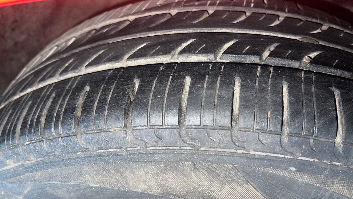 Used 2015 Maruti Suzuki Baleno Delta 1.2 Petrol Manual tyres RIGHT FRONT TYRE TREAD VIEW