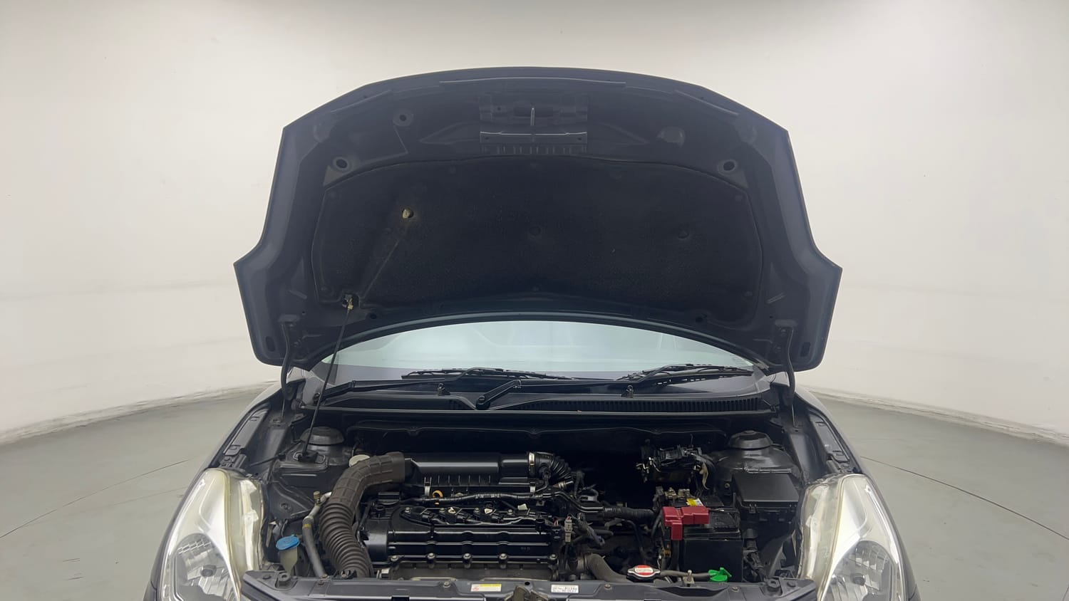 Used 2017 Maruti Suzuki Baleno Delta 1.2 Petrol Manual engine ENGINE & BONNET OPEN FRONT VIEW