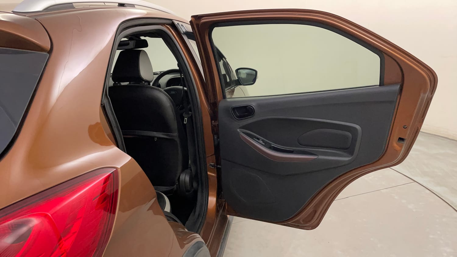 Used 2020 Ford Freestyle Titanium Plus 1.2 Ti-VCT Petrol Manual interior RIGHT REAR DOOR OPEN VIEW