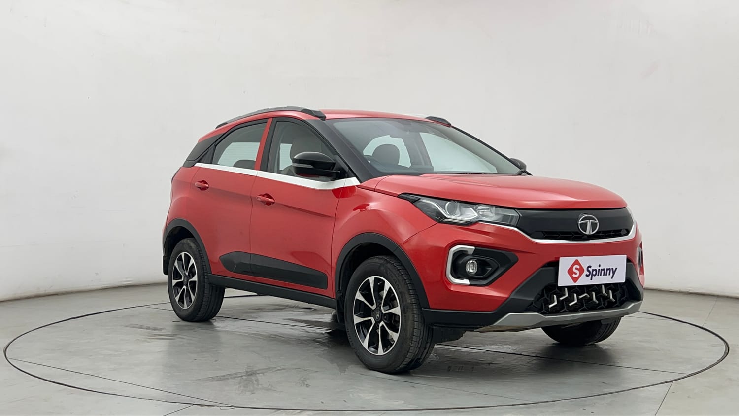 Used 2021 Tata Nexon XZA Plus Petrol Automatic exterior RIGHT FRONT CORNER VIEW