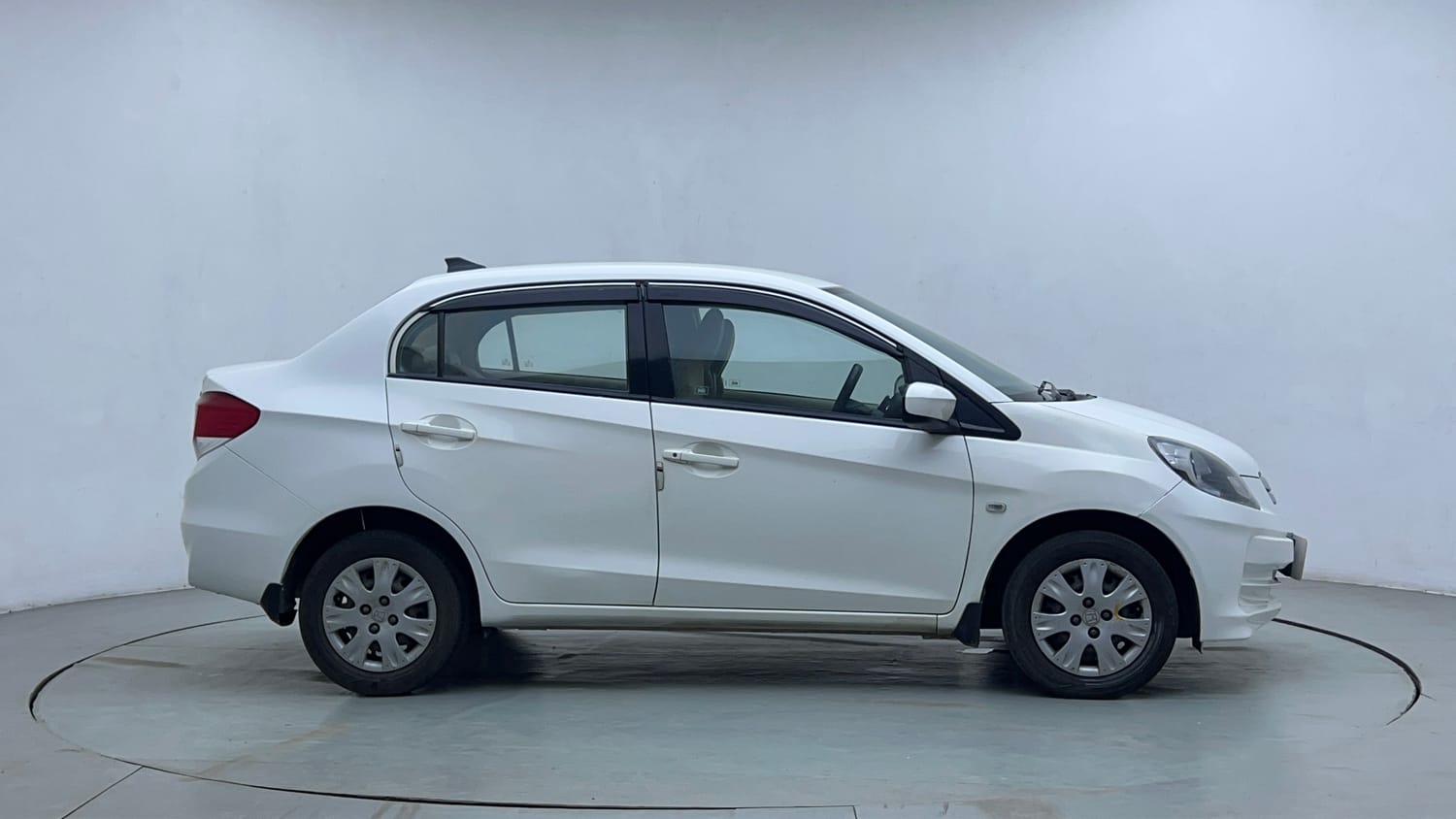 Used 2013 Honda Amaze 1.2 S i-VTEC Petrol Manual exterior RIGHT SIDE VIEW
