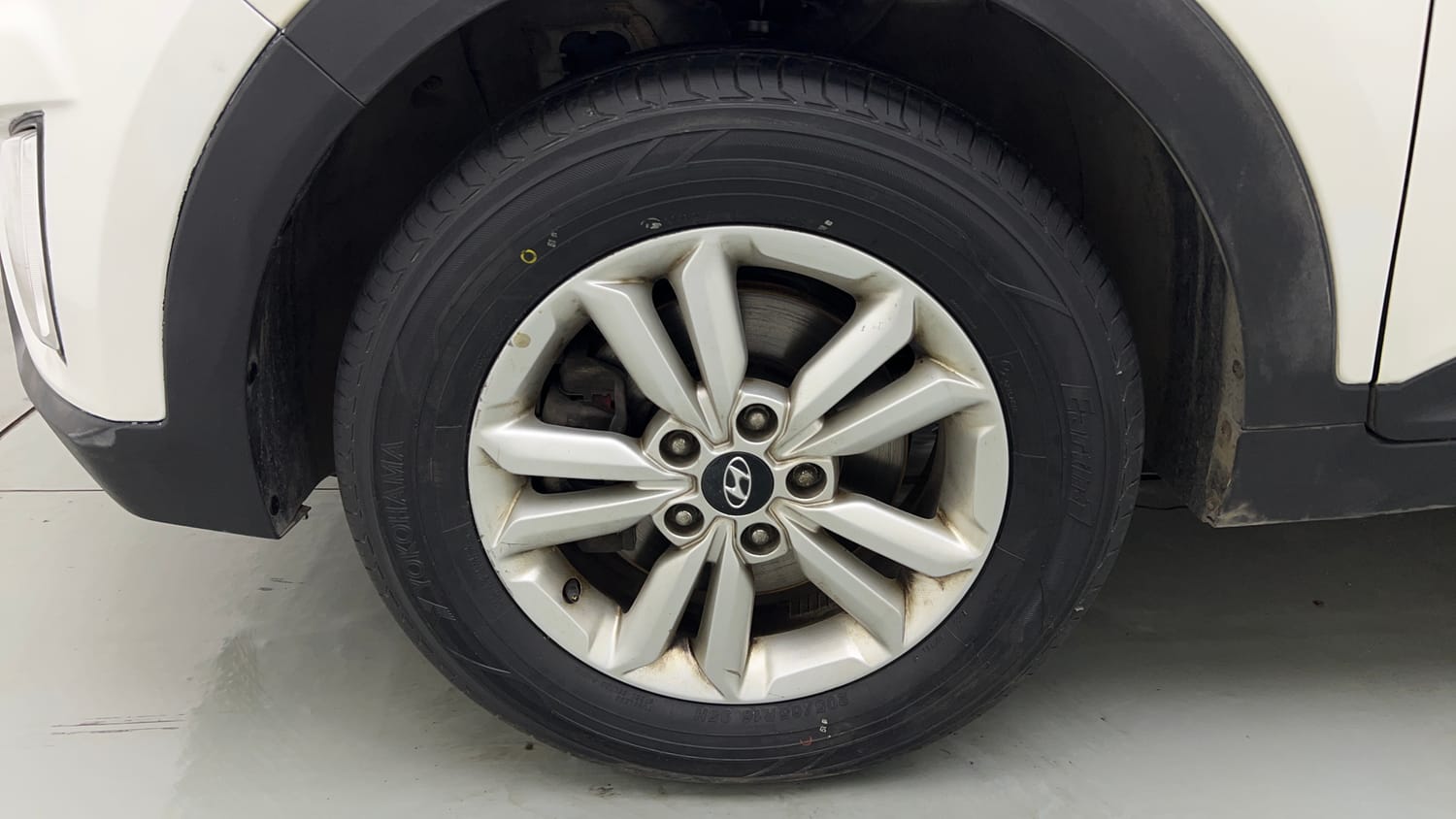 Used 2017 Hyundai Creta SX Plus 1.6  Petrol Petrol Manual tyres LEFT FRONT TYRE RIM VIEW