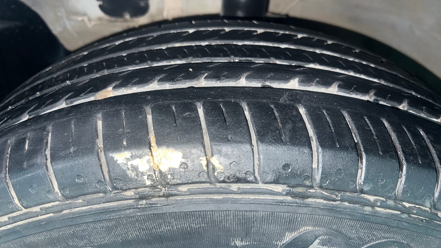 Used 2016 Hyundai Creta 1.6 SX Plus Petrol Petrol Manual tyres LEFT FRONT TYRE TREAD VIEW