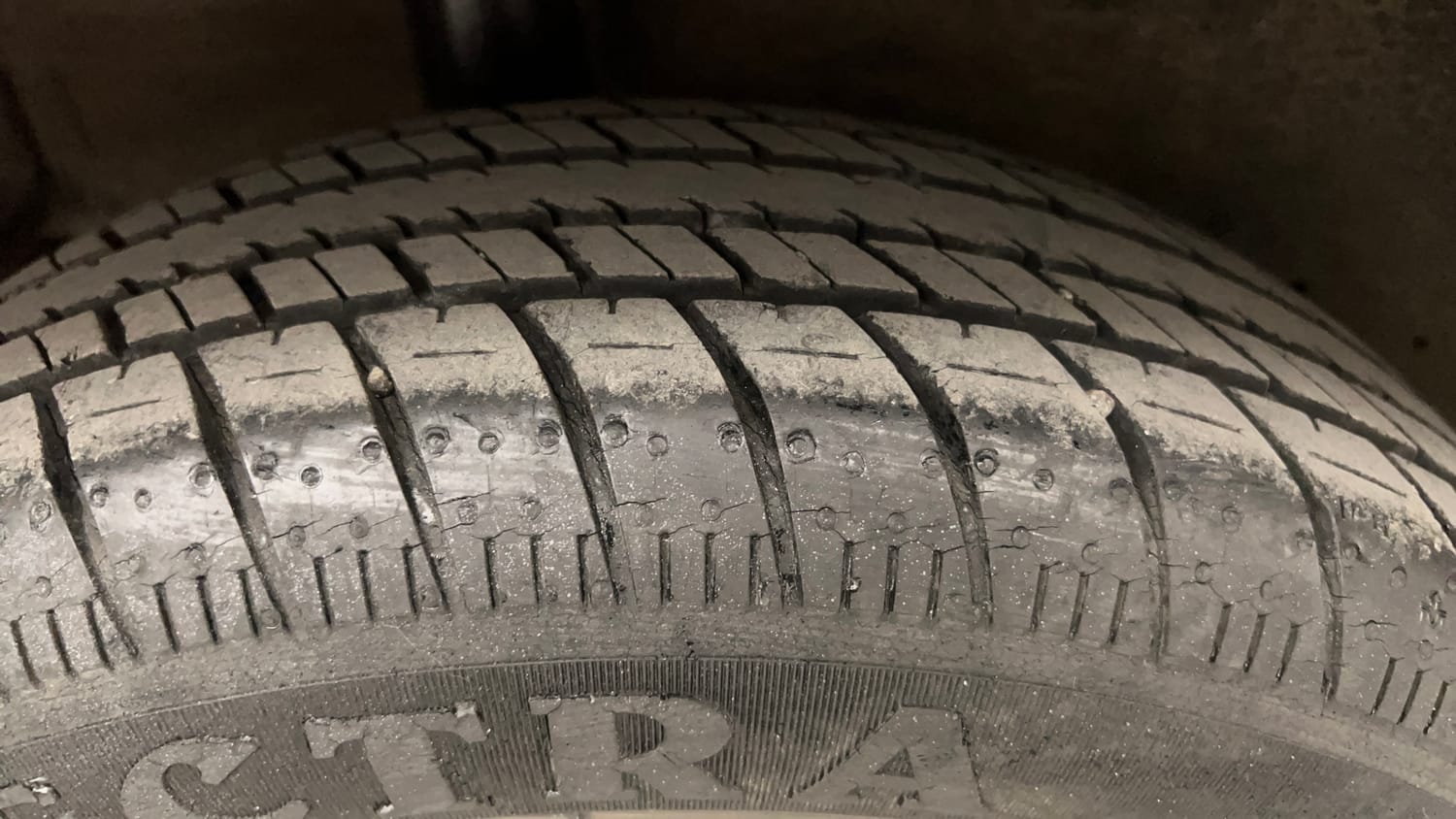 Used 2016 Maruti Suzuki Celerio ZXi AMT Petrol Automatic tyres RIGHT REAR TYRE TREAD VIEW