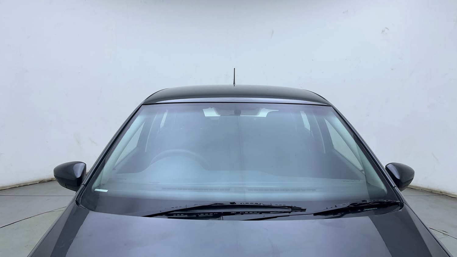Used 2015 Volkswagen Polo Trendline 1.2L (P) Petrol Manual exterior FRONT WINDSHIELD VIEW
