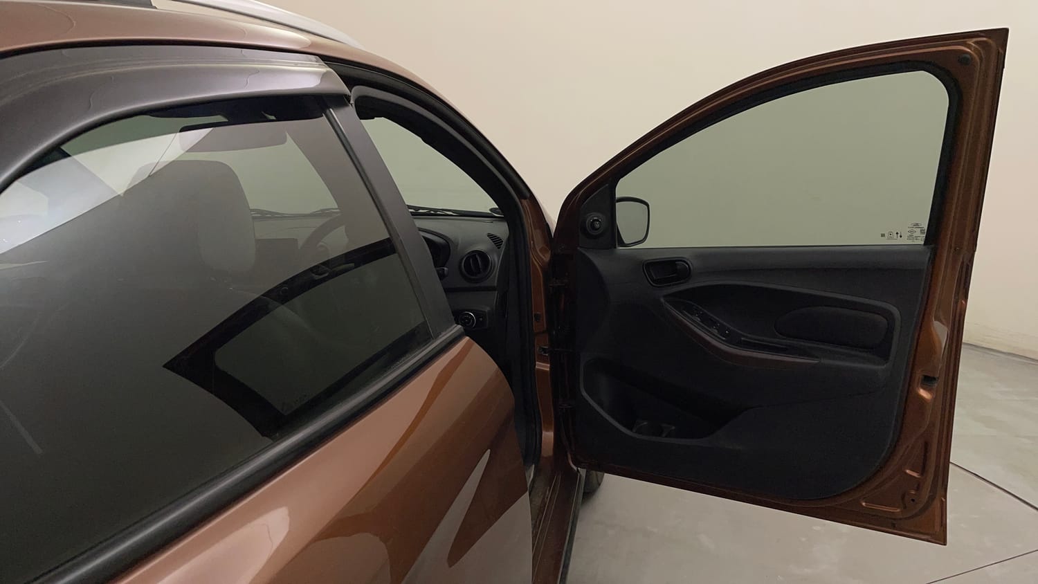 Used 2020 Ford Freestyle Titanium Plus 1.2 Ti-VCT Petrol Manual interior RIGHT FRONT DOOR OPEN VIEW