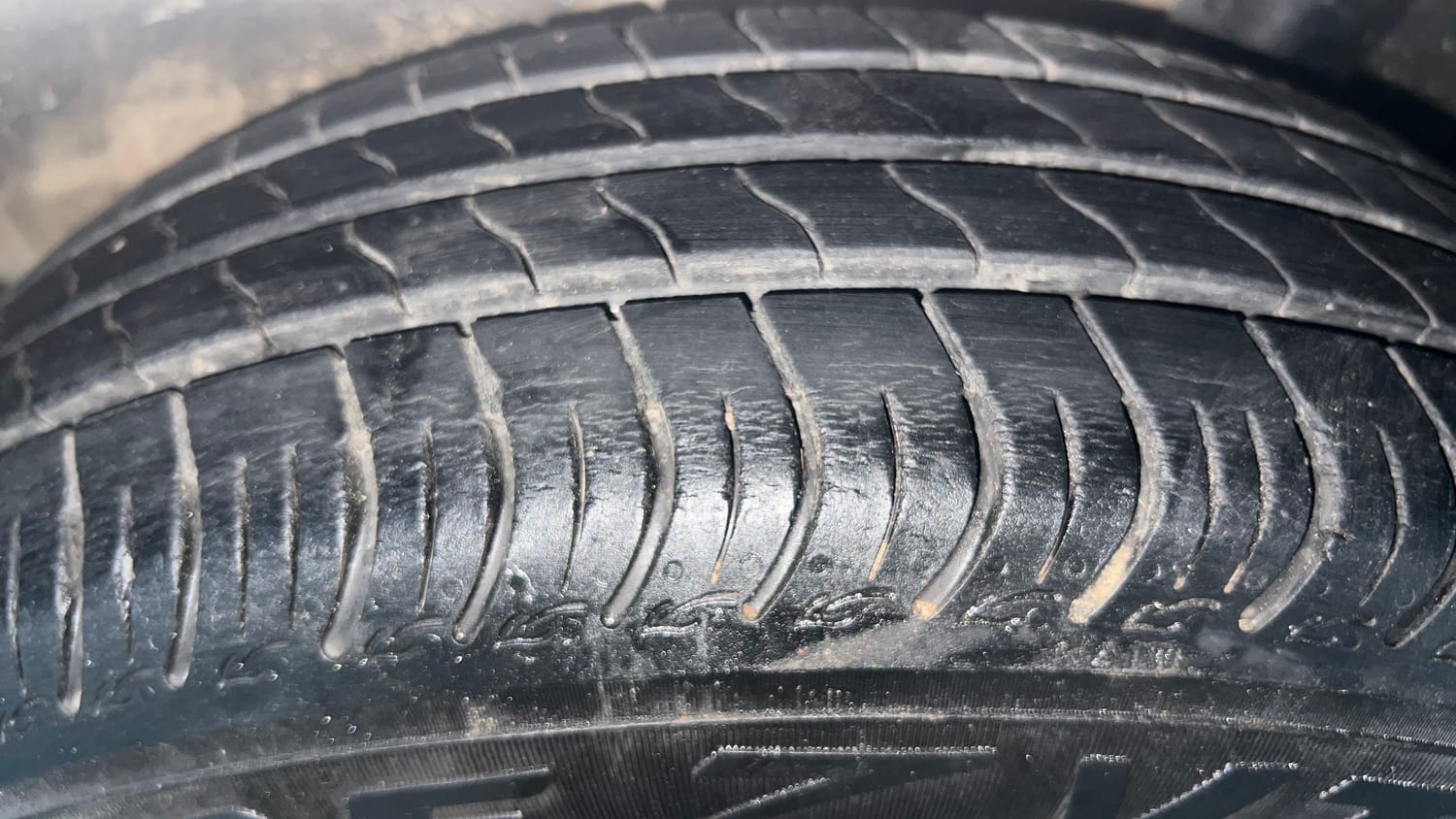Used 2023 Maruti Suzuki Wagon R VXI 1.0 Petrol Manual tyres LEFT REAR TYRE TREAD VIEW
