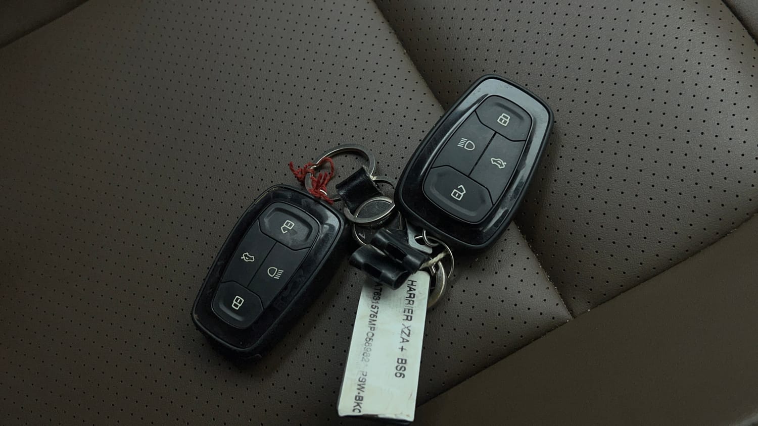 Used 2021 Tata Harrier XZA Plus Dual Tone Diesel Automatic extra CAR KEY VIEW