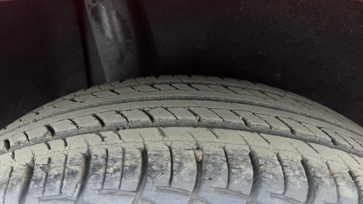 Used 2016 Maruti Suzuki Baleno Delta 1.2 AT Petrol Automatic tyres RIGHT REAR TYRE TREAD VIEW