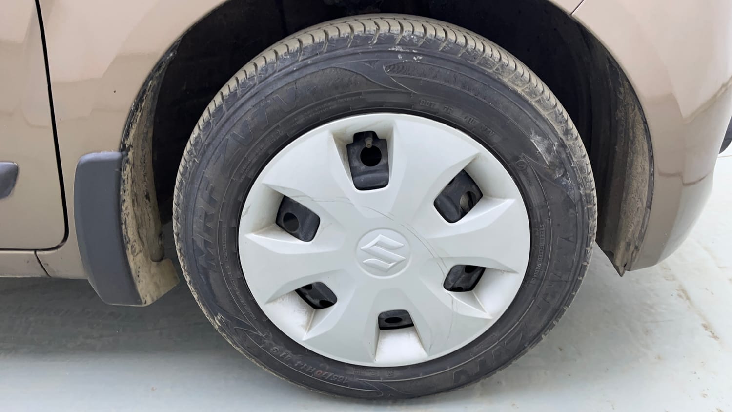 Used 2022 Maruti Suzuki Wagon R ZXi 1.2 Petrol Manual tyres RIGHT FRONT TYRE RIM VIEW