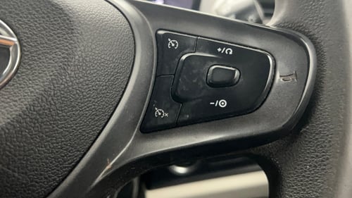 Used 2022 Tata Altroz XZ Petrol Petrol Manual top_features Cruise control