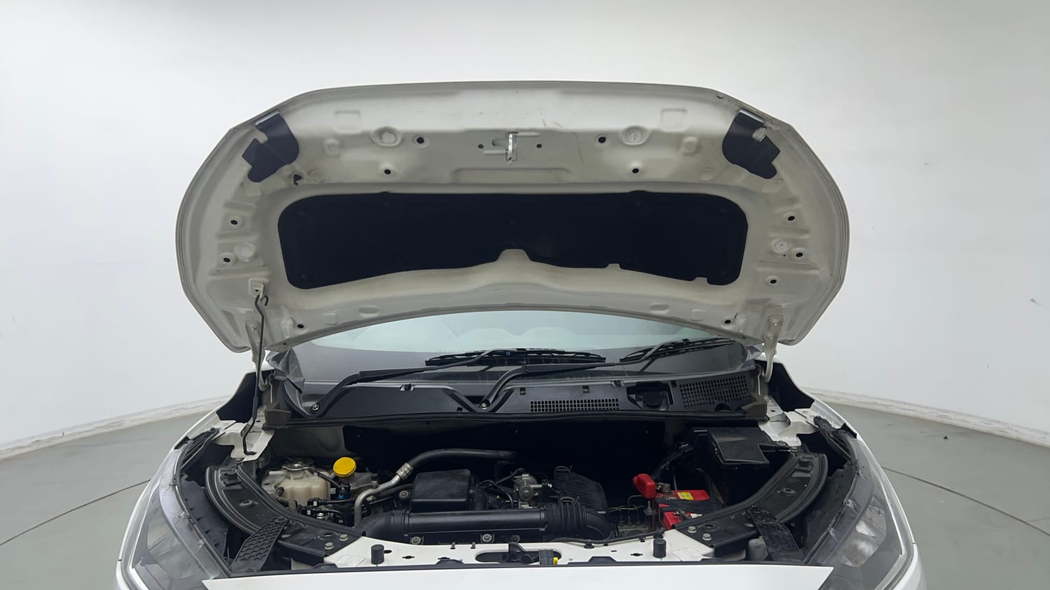 Used 2022 Nissan Magnite XE Petrol Manual engine ENGINE & BONNET OPEN FRONT VIEW