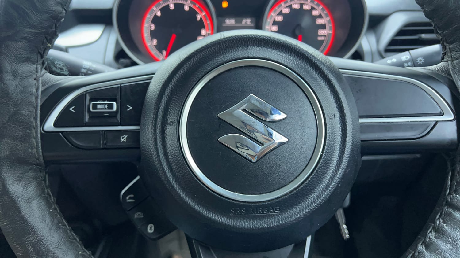 Used 2019 Maruti Suzuki Swift VXi AMT Petrol Automatic top_features Airbags