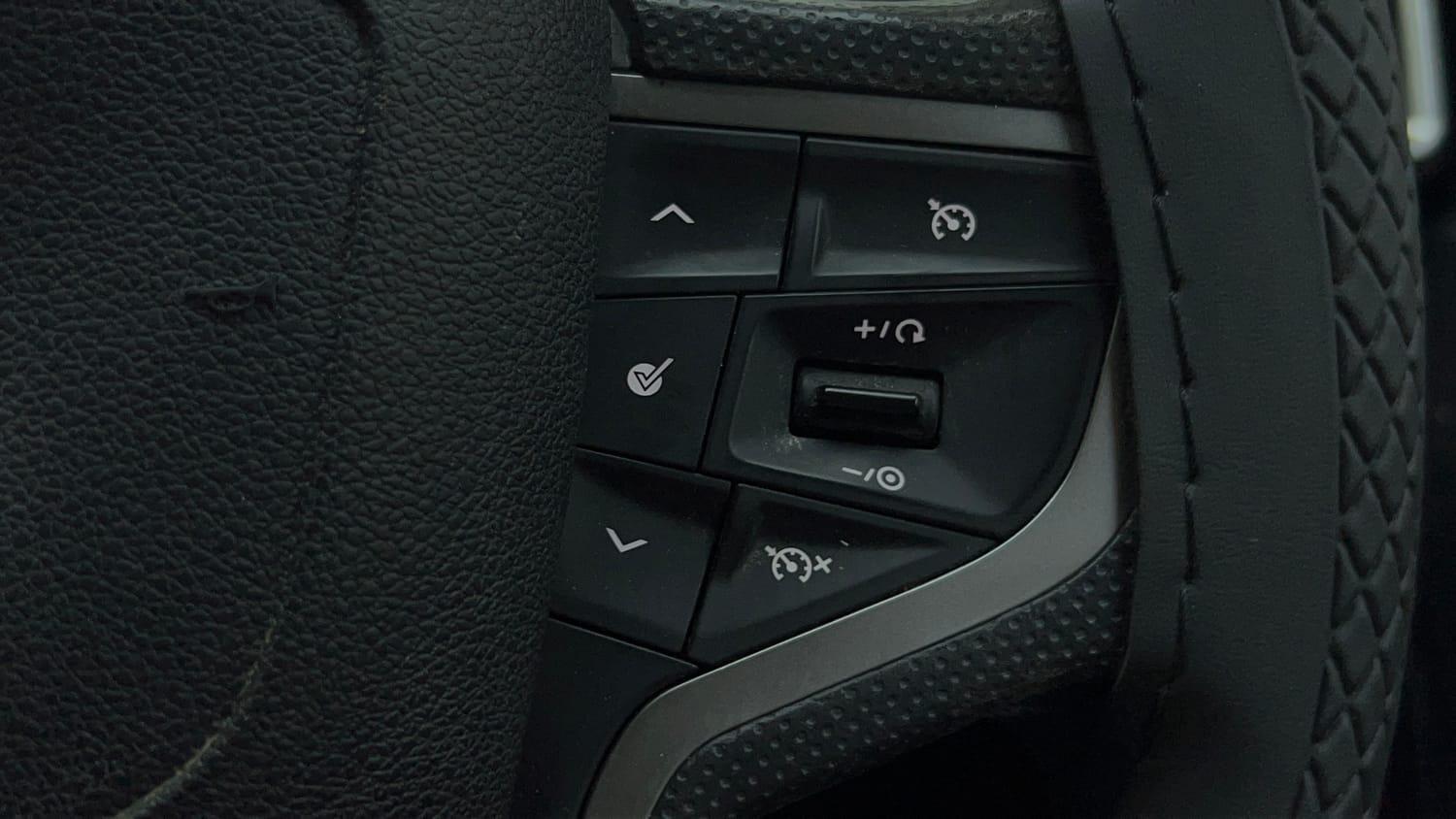 Used 2021 Tata Harrier XZA Plus Dual Tone Diesel Automatic top_features Cruise control