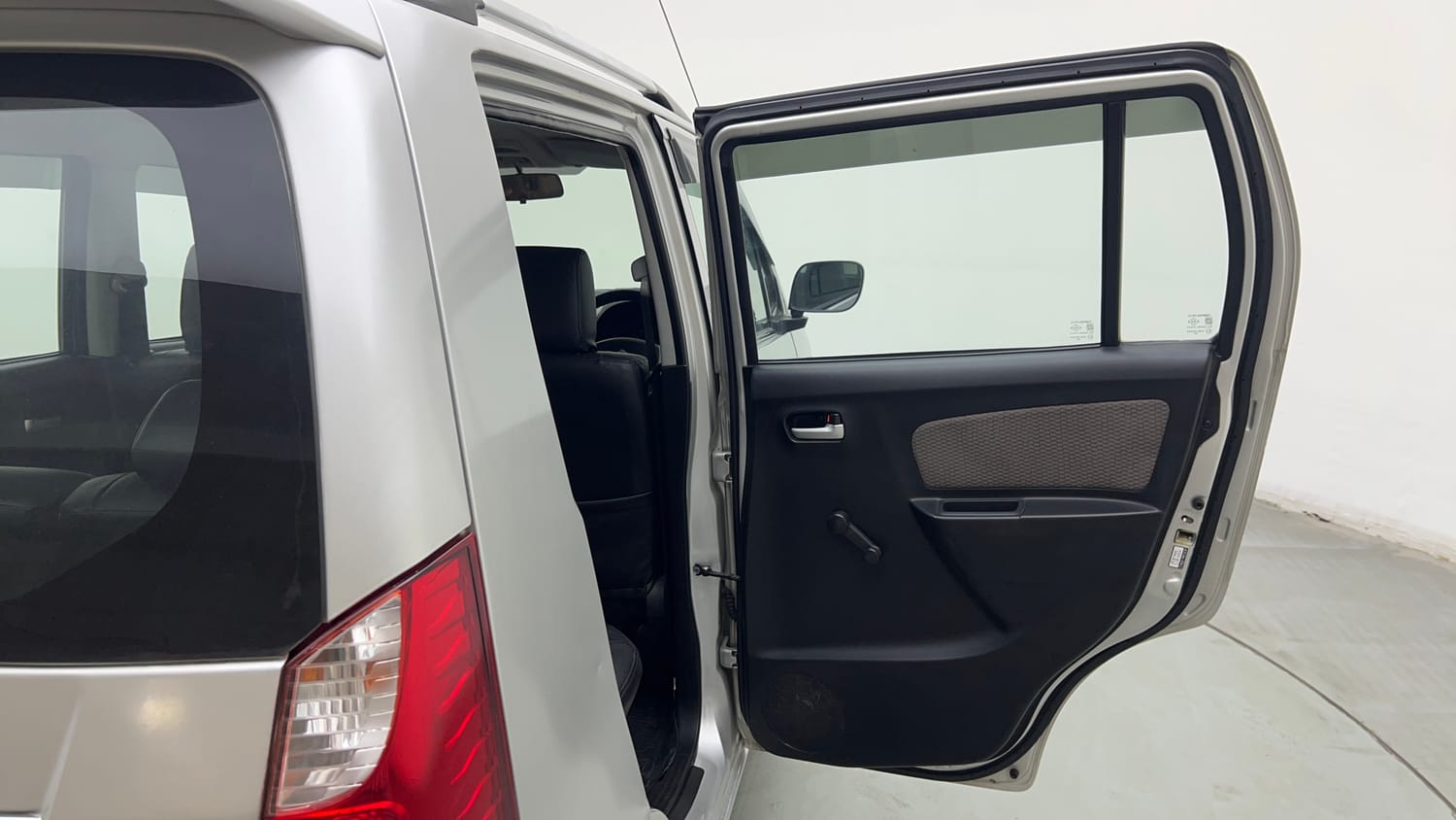 Used 2016 Maruti Suzuki Wagon R LXI Petrol Manual interior RIGHT REAR DOOR OPEN VIEW