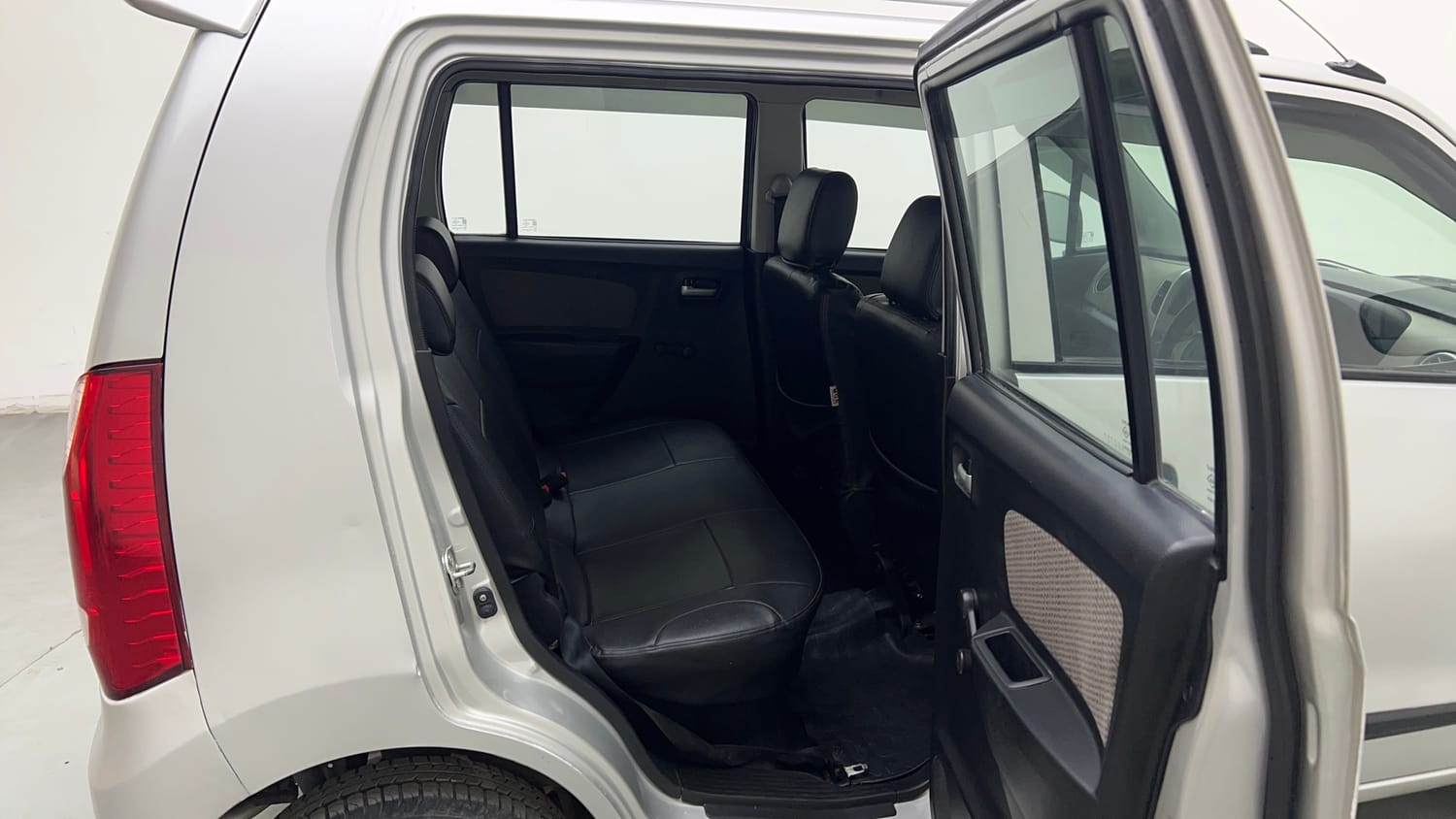 Used 2016 Maruti Suzuki Wagon R LXI Petrol Manual interior RIGHT SIDE REAR DOOR CABIN VIEW