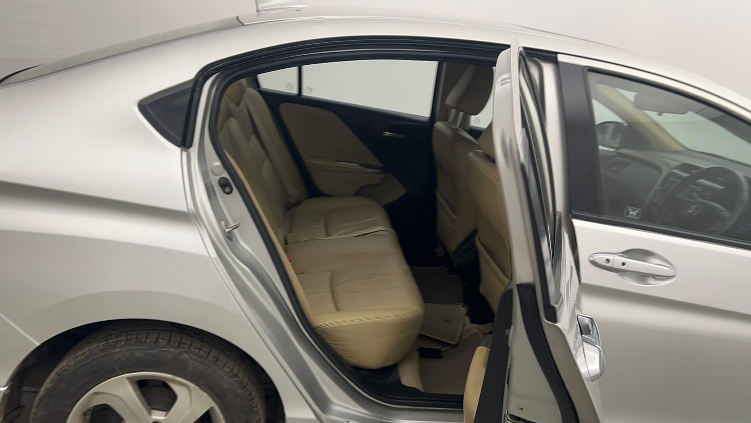Used 2015 Honda City VX Petrol Manual interior RIGHT SIDE REAR DOOR CABIN VIEW