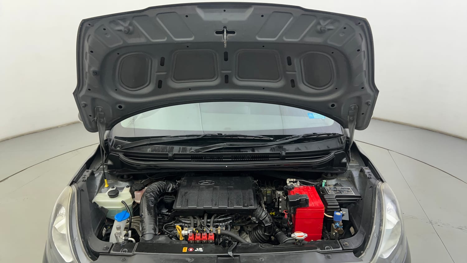 Used 2020 Hyundai Grand i10 Nios Sportz Petrol+cng(outside fitted) Cng Manual engine ENGINE & BONNET OPEN FRONT VIEW