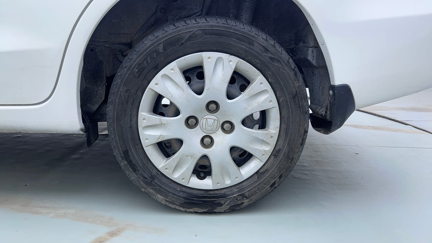Used 2013 Honda Amaze 1.2 S i-VTEC Petrol Manual tyres LEFT REAR TYRE RIM VIEW