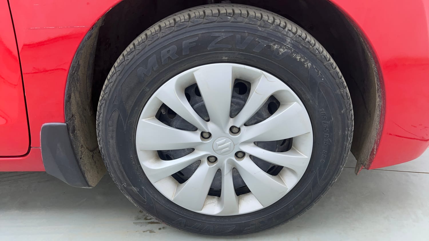 Used 2016 Maruti Suzuki Baleno Delta 1.2 AT Petrol Automatic tyres RIGHT FRONT TYRE RIM VIEW