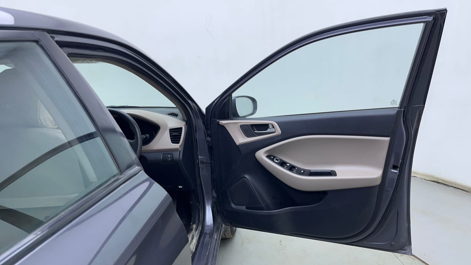 Used 2017 Hyundai Elite i20 Asta 1.2 Petrol Manual interior RIGHT FRONT DOOR OPEN VIEW